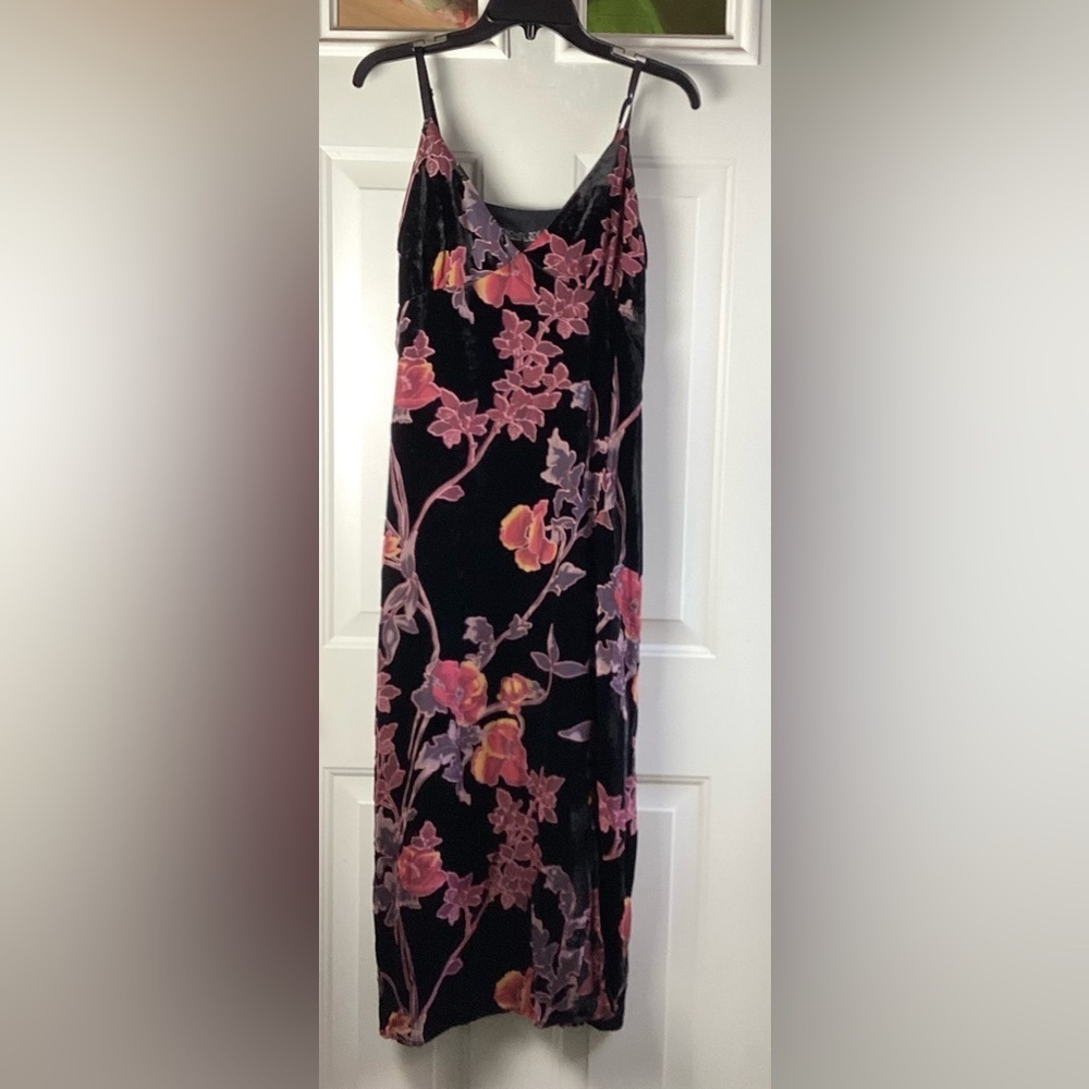Rachel Zoe Black and Pink Floral  lightweight Velvet sleeveless maxi dresss